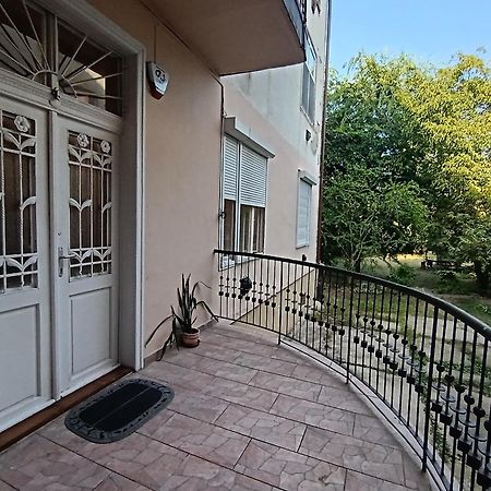 Rom Apartman Budapest Exterior foto