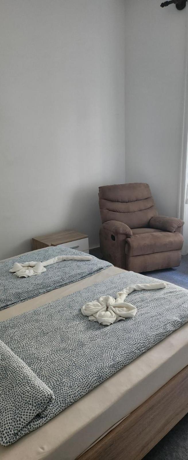 Rom Apartman Budapest Exterior foto